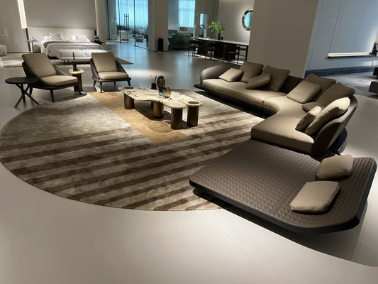 Biuhomey showroom image shows sofas, coffee tables, chairs and other furniture