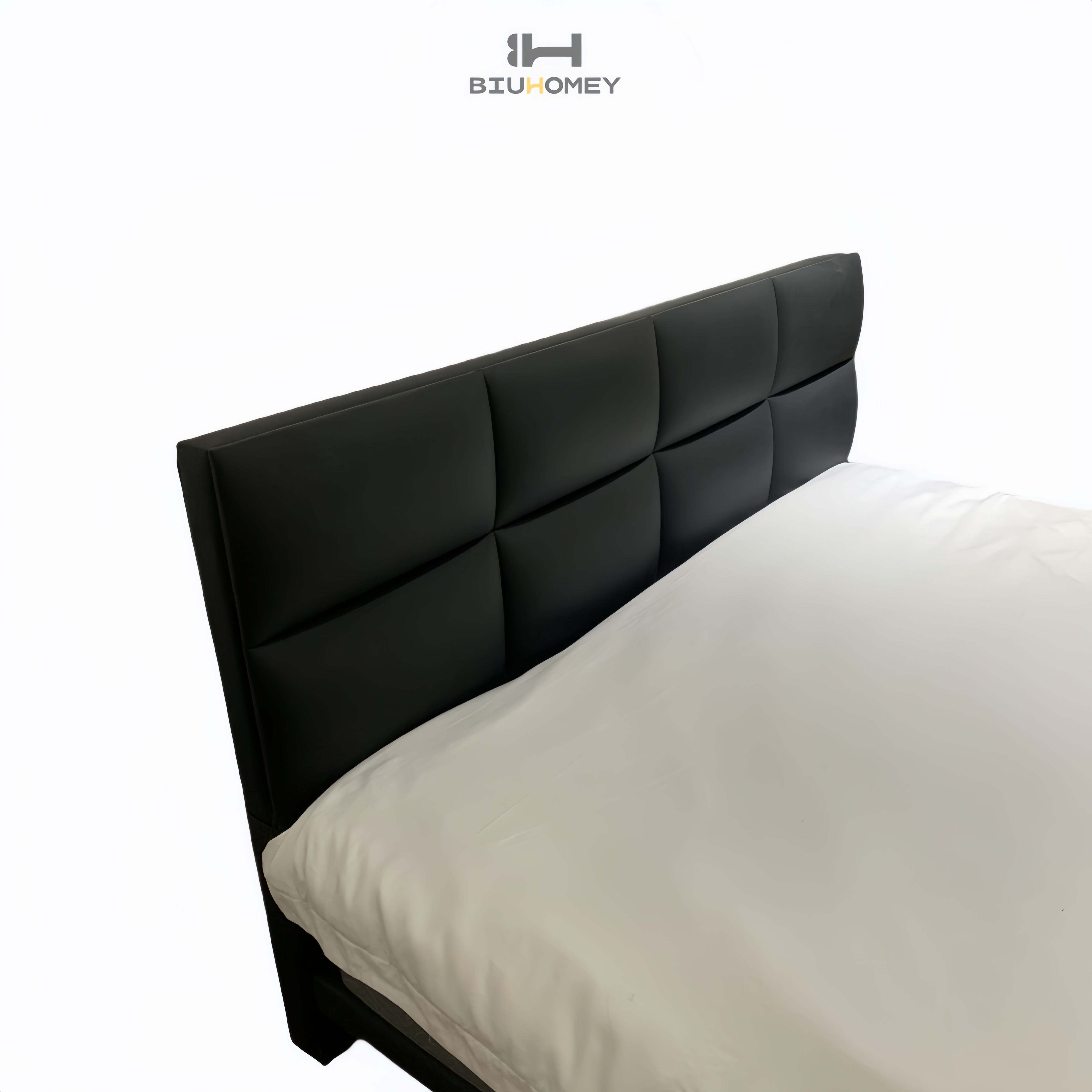 sk119 Black leather bed checkered backrest detail